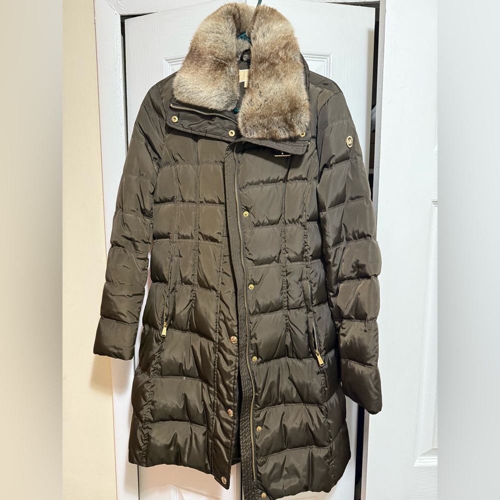 MICHAEL Michael Kors Dark Green Puffer Jacket with Faux Fur Trim
